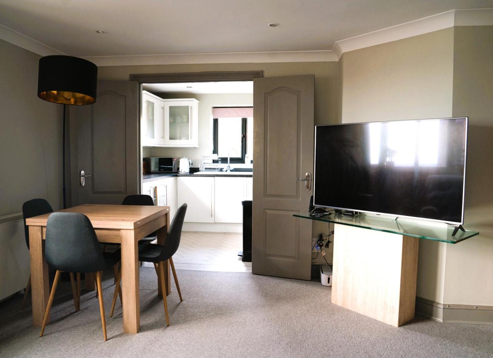 Urban Oasis Apartment บิลเลอร์ริคีย์ ภายนอก รูปภาพ